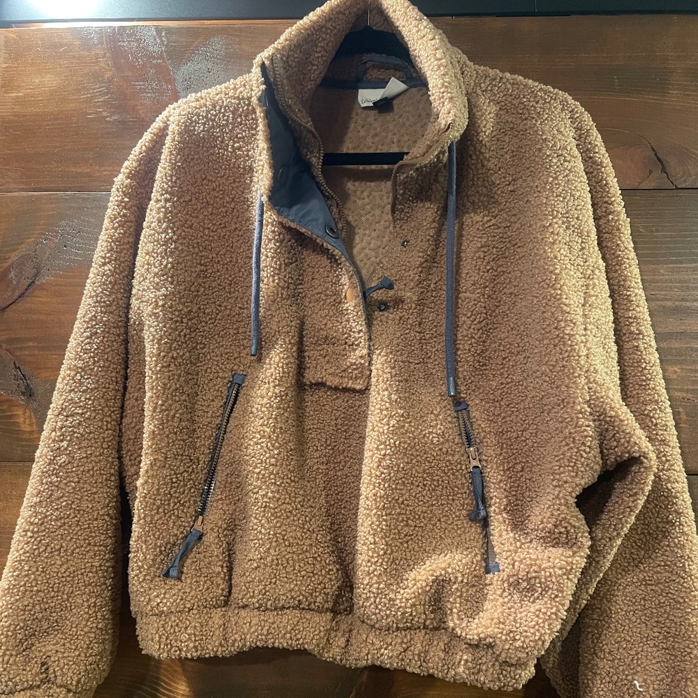 Sweatshirt